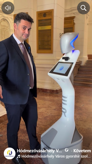 Robot az önkormányzati épületben — Hódmezővásárhely